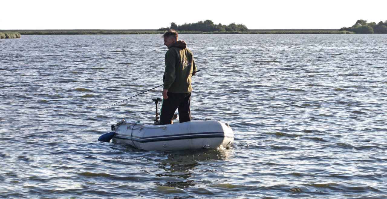 gesprek landelijk Bestuiven Lijnen uitvaren met de rubberboot - Tips - Karpervissen in Nederland